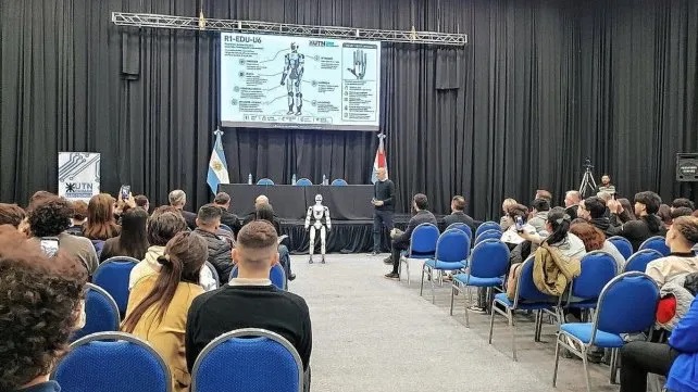 Misiones se destacó en Entre Ríos: la Red Maker disertó en el Congreso Internacional de Robótica y logró nueve podios en la Liga Nacional 